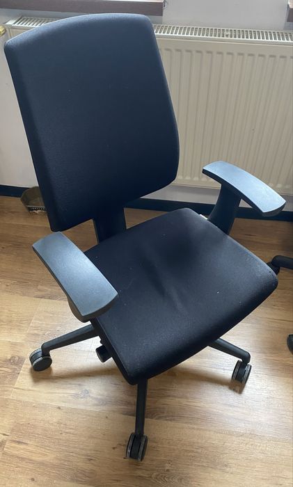 Krzeslo biurowe obrotowe regulowane