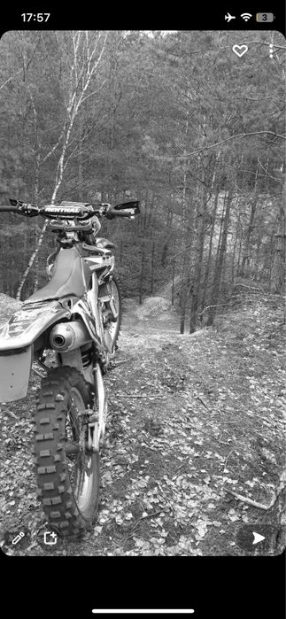 Honda crf 250 hm cała na części brak ramy, tylnego koła i wydechu