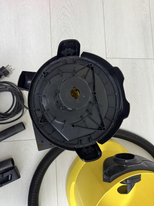 Karcher WD-3 продам пилосос