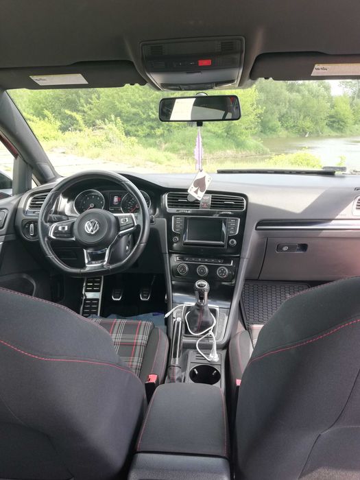 Volkswagen Golf VII GTI 2.0 TSI