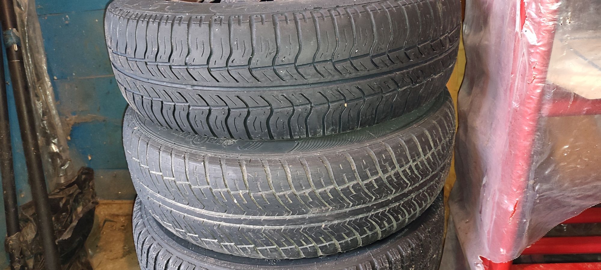 Продам шини з дисками Nexen 175x70 r13