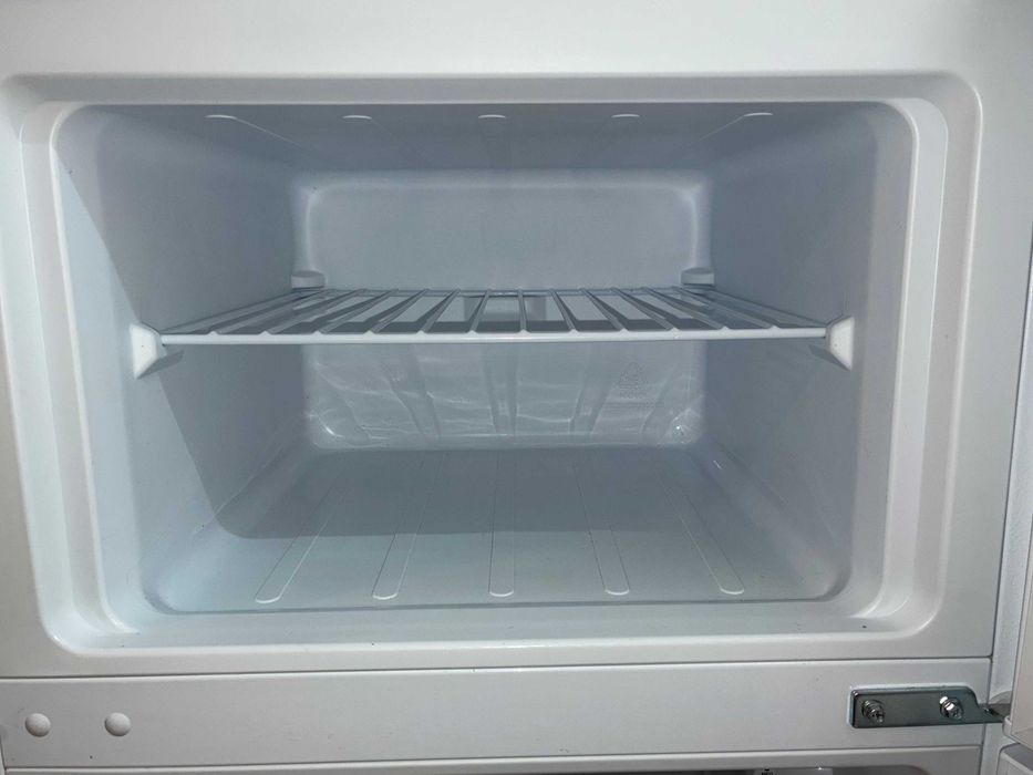 Frigorífico 2 portas CONFORTEC - 204 litros