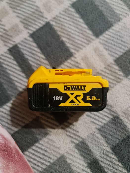 Продам акумулятор Dewalt 5ah