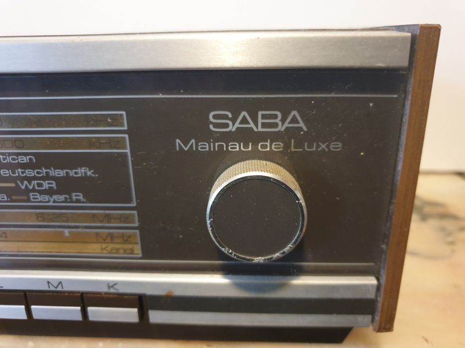 Excelente rádio vintage SABA DE LUXE à trabalhar