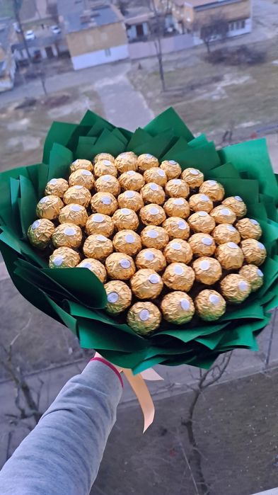 Букет з цукерок Ferrero Rosher