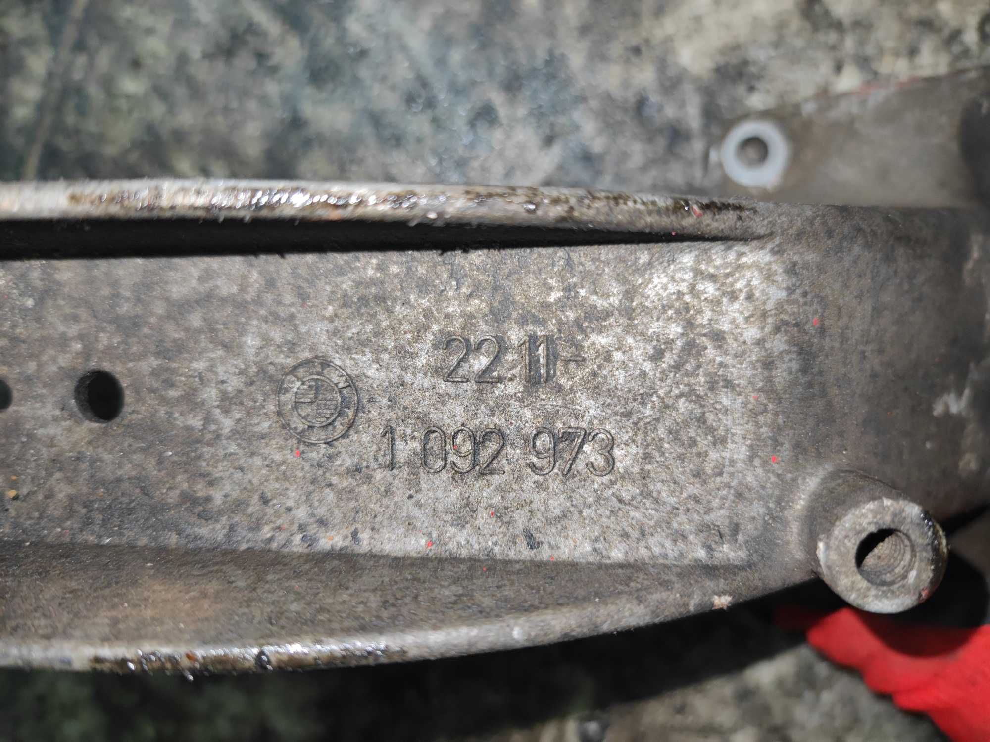 BMW 3 III E39 2.0 D Podpora Łapa Mocowanie Silnika Lewe Lewa