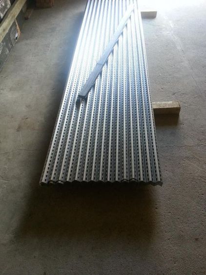 Kątownik perforowany 35x35x2mm OCYNK - 10,50 zł /1 MB. NETTO