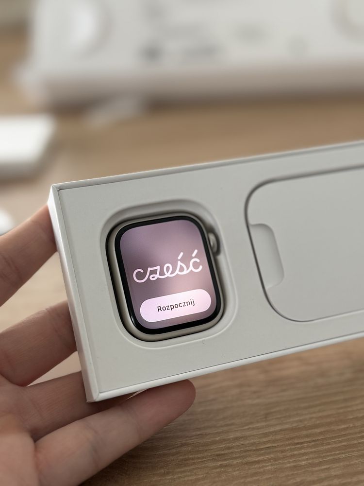 Apple Watch Series 8 GPS 41mm  koperta z aluminium Księżycowa poświata