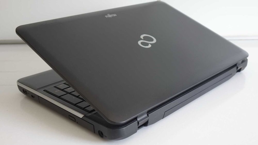 Fujitsu LifeBook A512 15.6 i7-3520M 8gb 256gb ssd Intel hd 4000 Win10