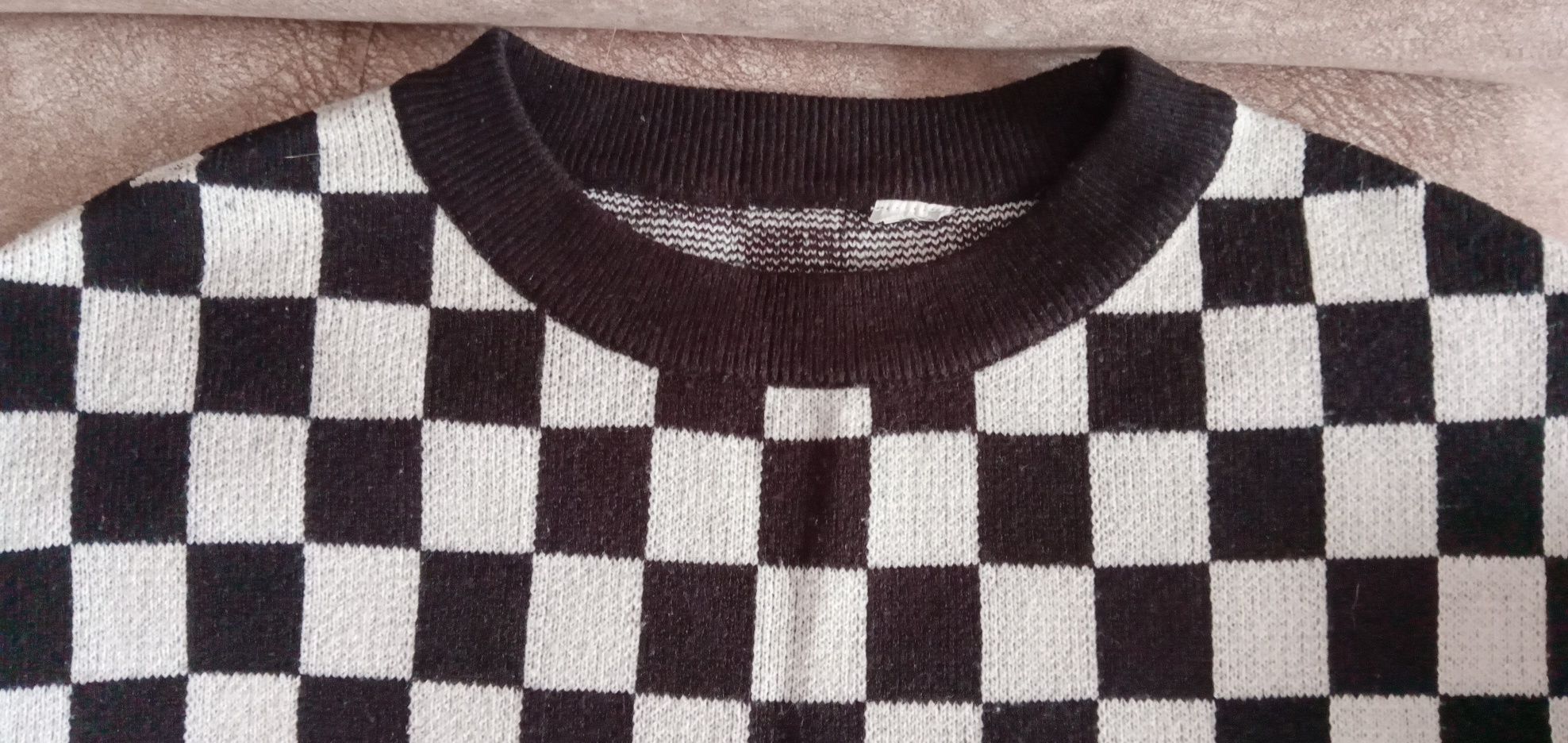 Sweter dziewczęcy 152-158