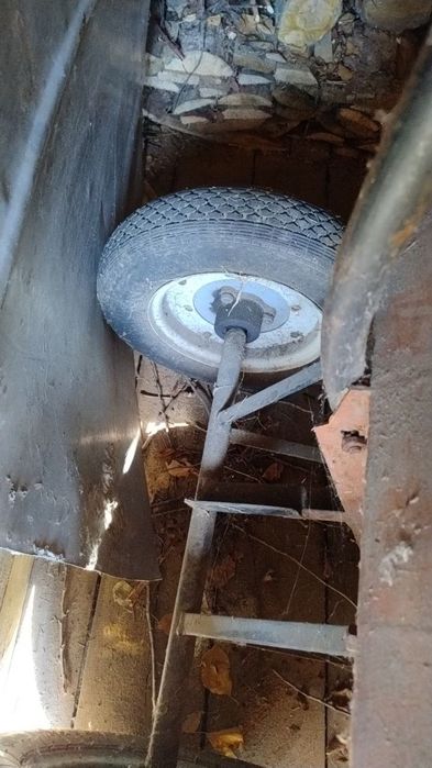 Тачка, возик садовий будівельний