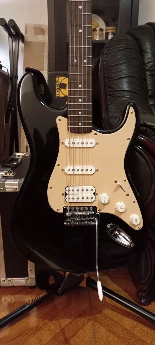 Squier affinity HSS by Fender