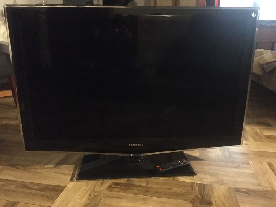Telewizor Samsung slabo świeci ekran