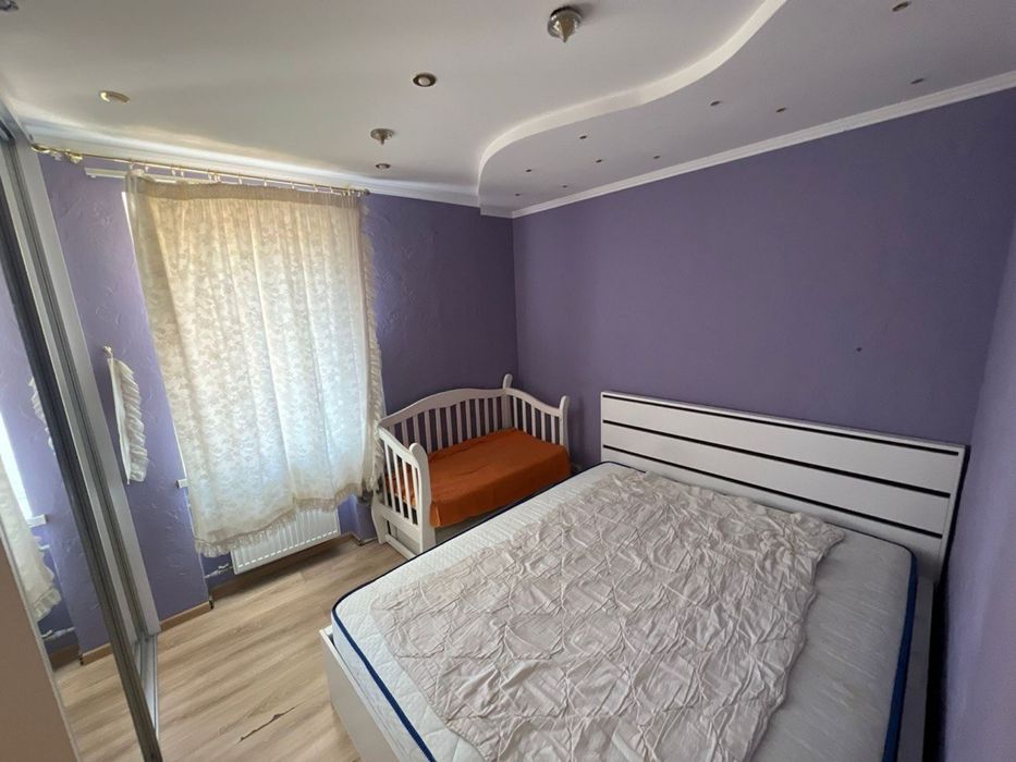 Сдам свою 3+2 кімнатну квартиру