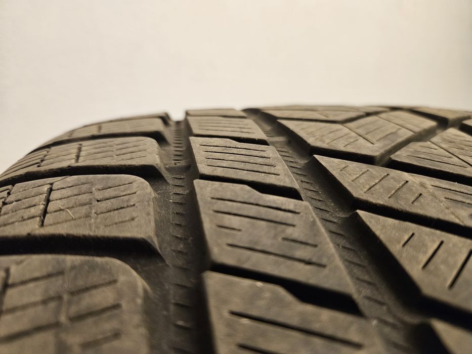 Opony zimowe Pirelli Scorpion, 305/40 r20 runflat, DOT:3021
