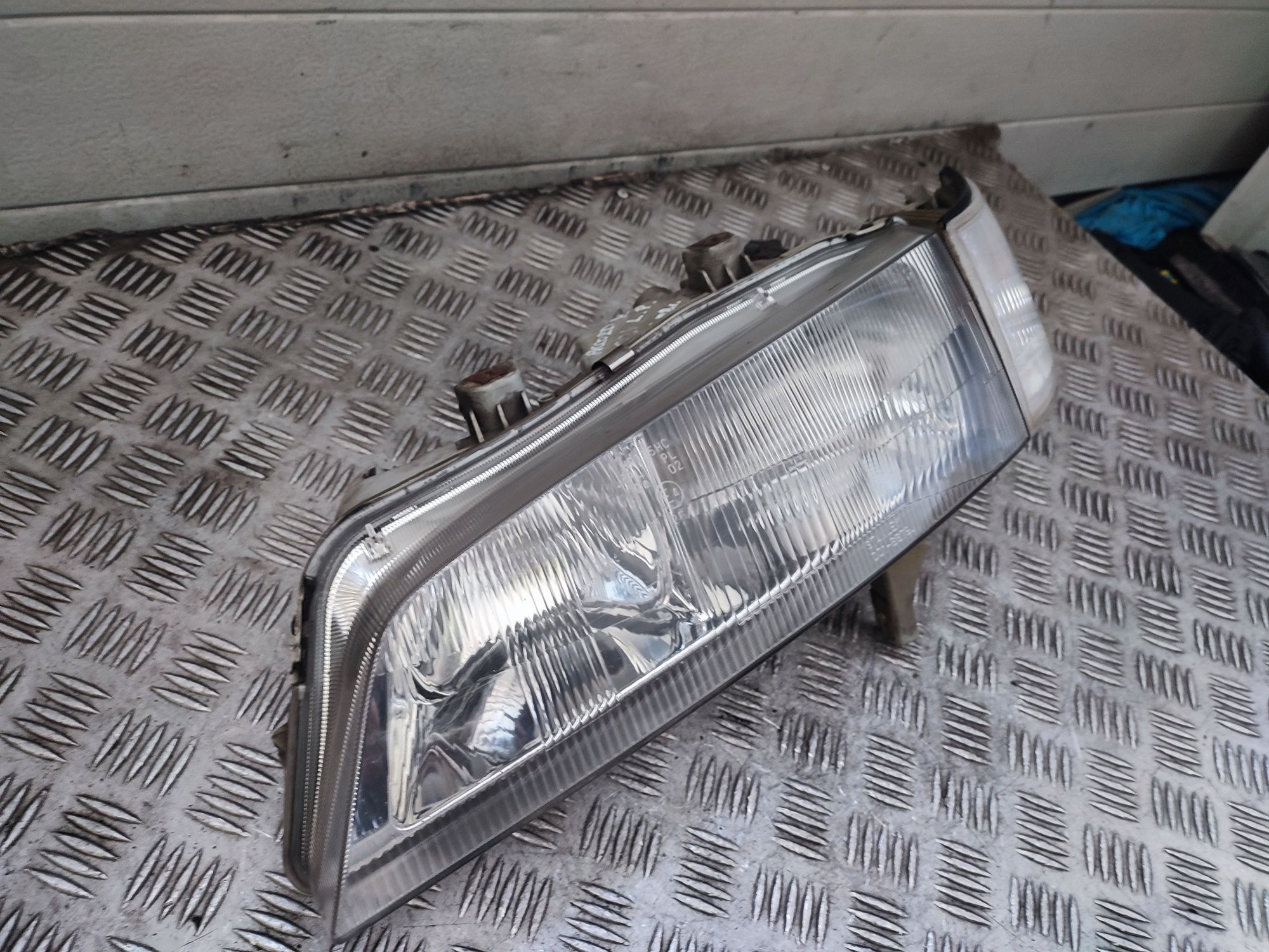 Honda Accord V 95-98r reflektor lampa lewa lewy przód