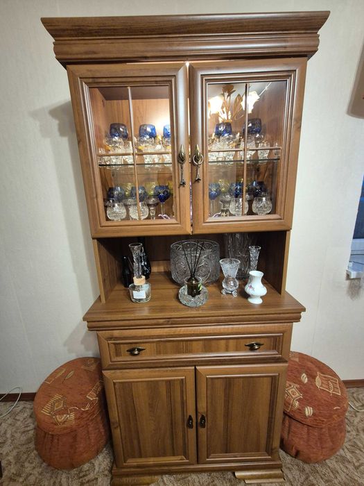 Stół + krzesła, szafka pod telewizor, komoda