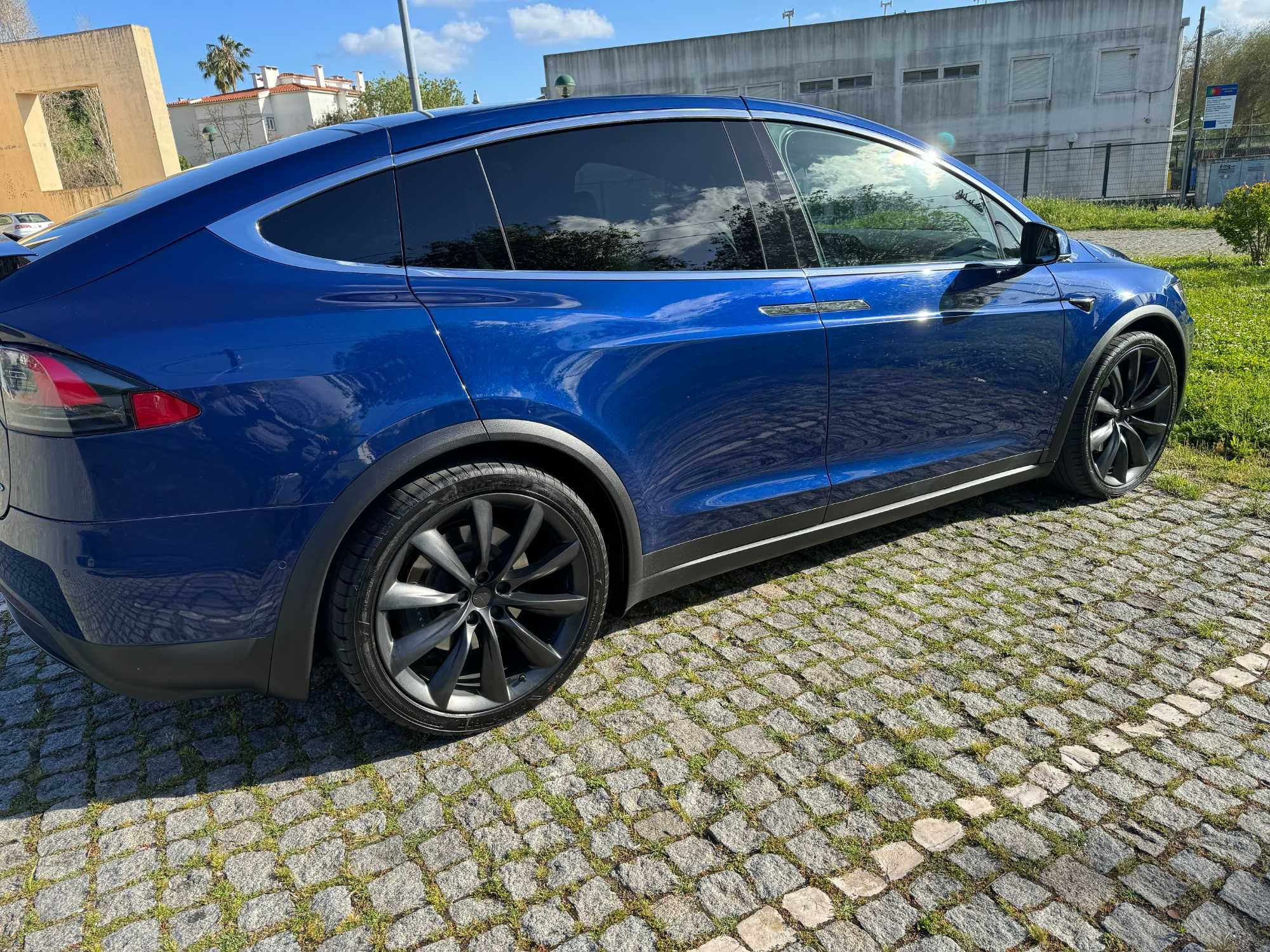 Tesla Model X 2019_com baterias novas com apenas 27 mil Kms