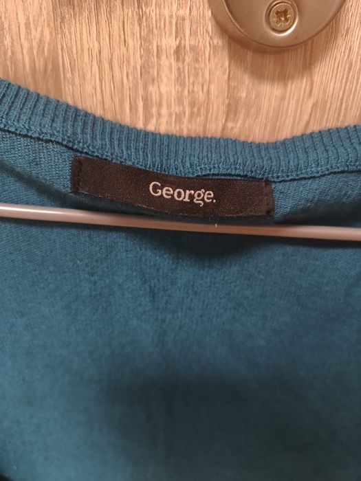 Damski sweter zapinany na guziki marki George