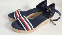 tommy hilfiger   sandały na koturnie damskie   40