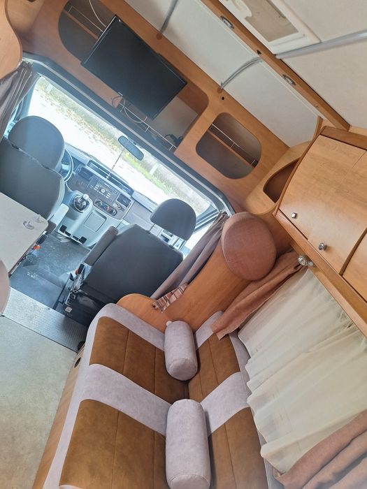 Autocaravana Laika Ford Transit – Pronta para Aventuras!