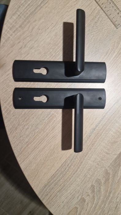 Klamka zewnętrzna lewa czarna + wkładki GMB  (system jednego klucza)