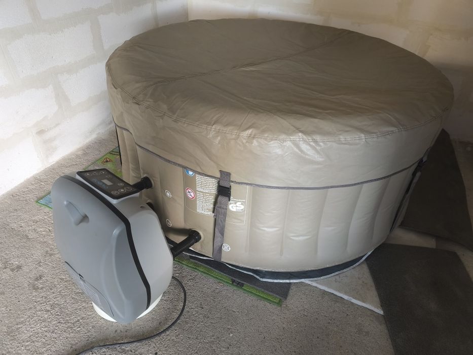 Dmuchane Jacuzzi Avenil z hydromasażem