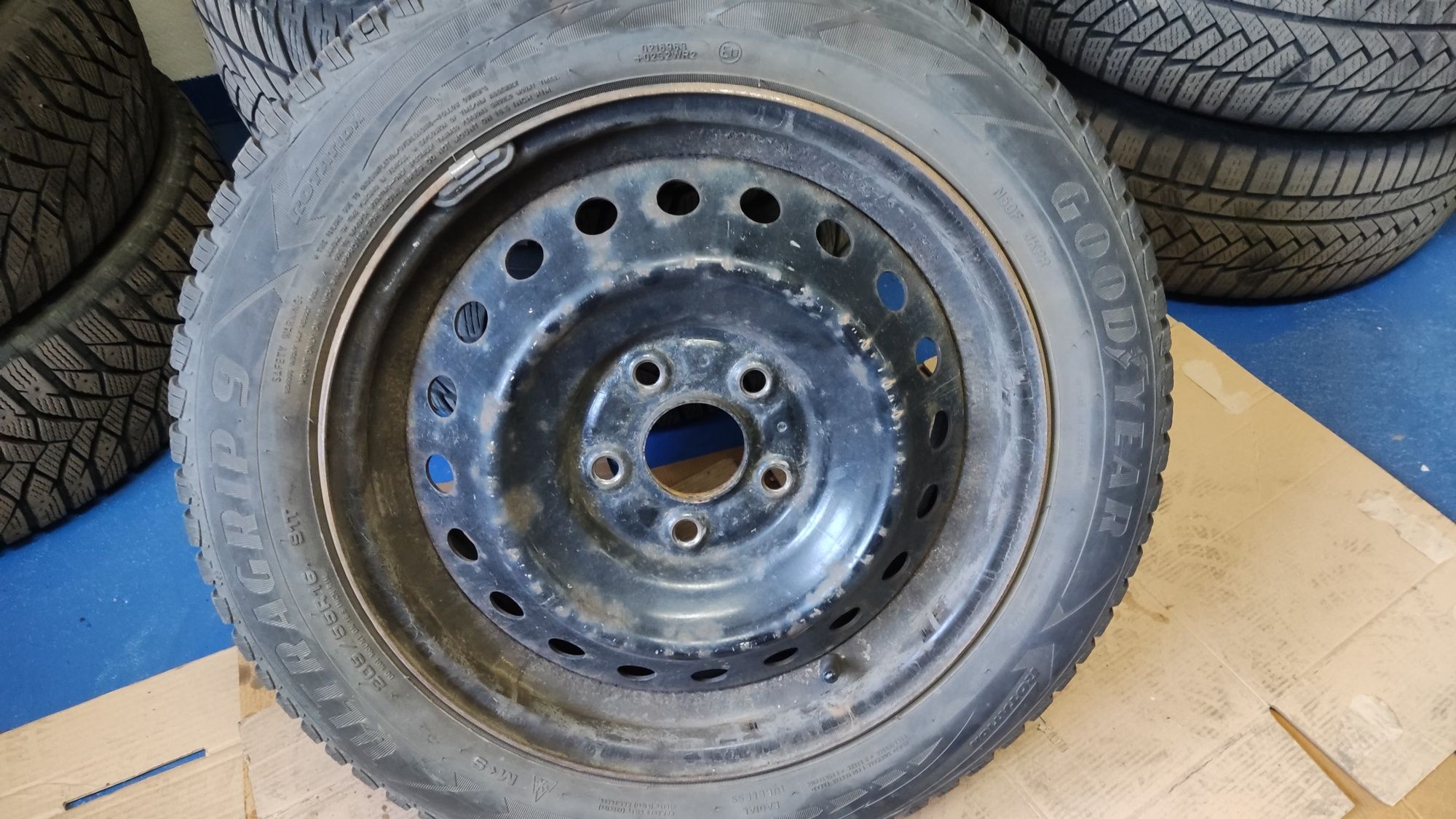 Goodyear Ultra Grip 9 opony zimowe 5x114.3, Komplet kół, 205/55/r16