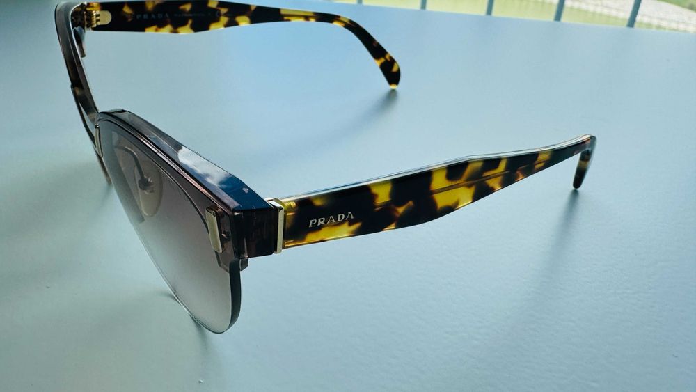 Óculos sol Prada SPR04U - novos