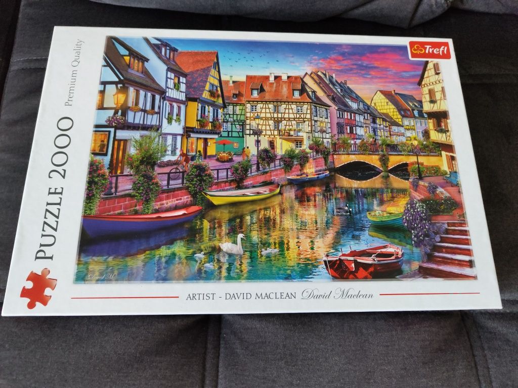 Puzzle trefl jak nowe