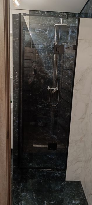 Двері в душеву кабіну