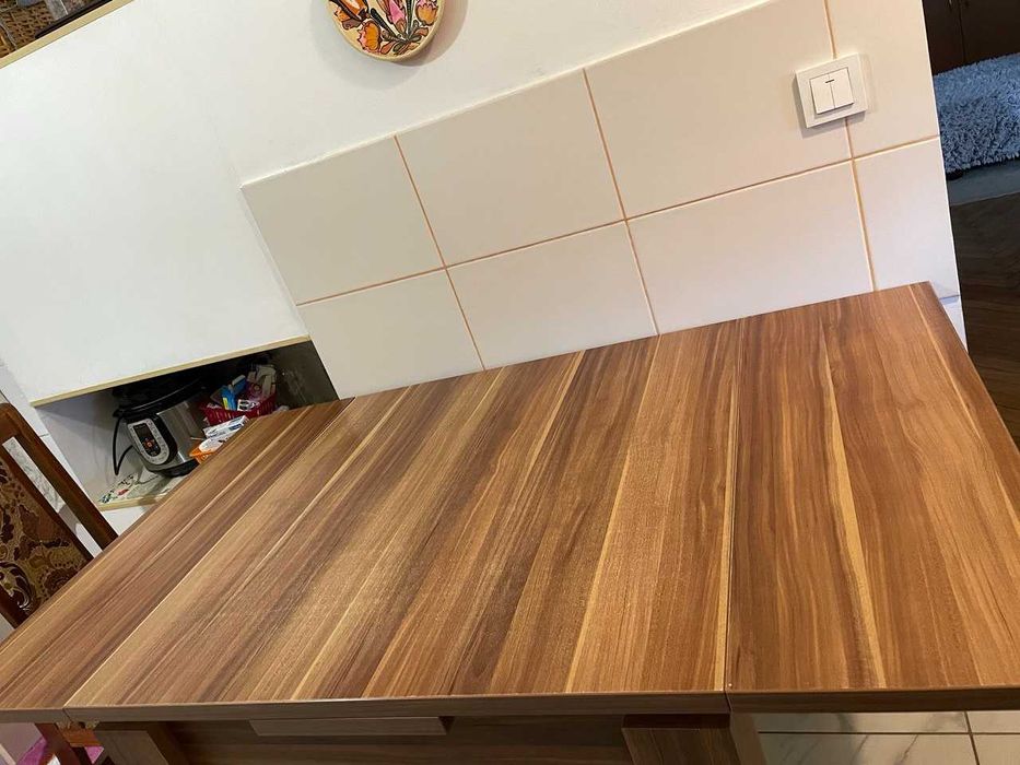 Стіл розкладний кухонний, колір горіх.