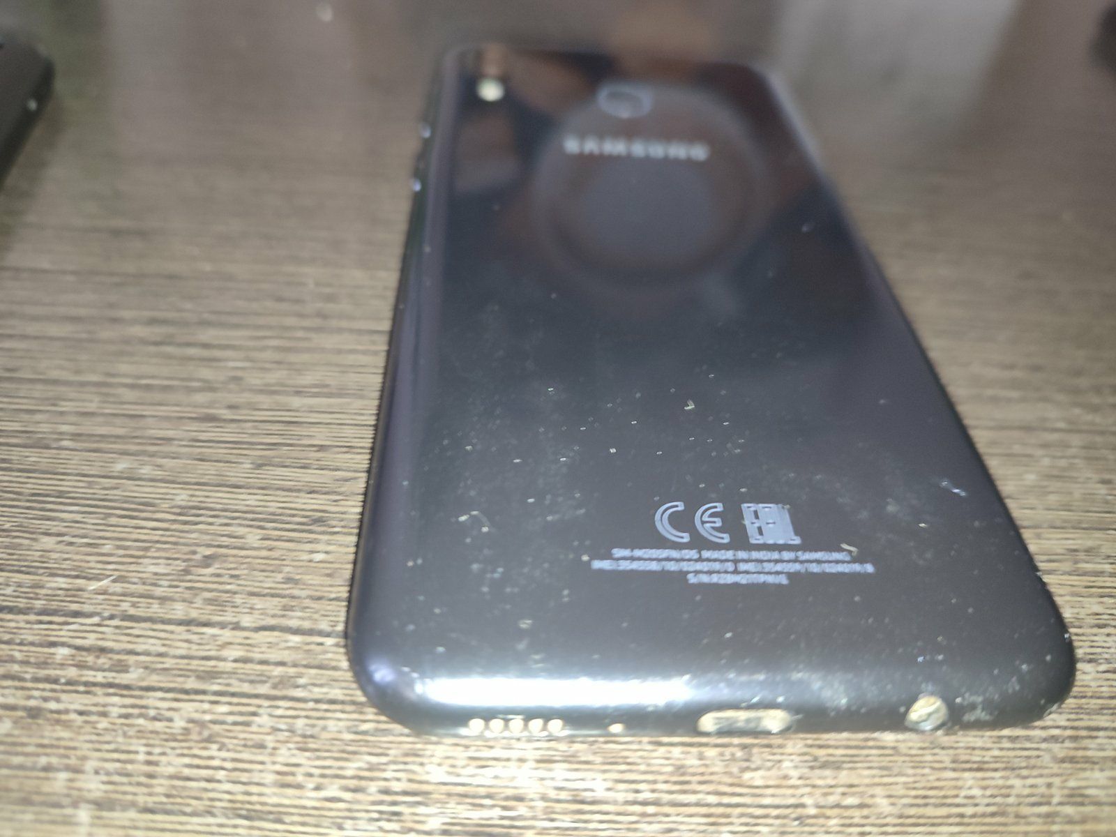 Samsung Galaxy M20 4/64 gb 4 гб оперативной, 64 гб встроенной памяти