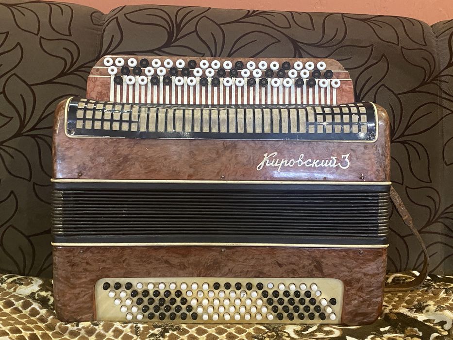 Баян Кіровський3