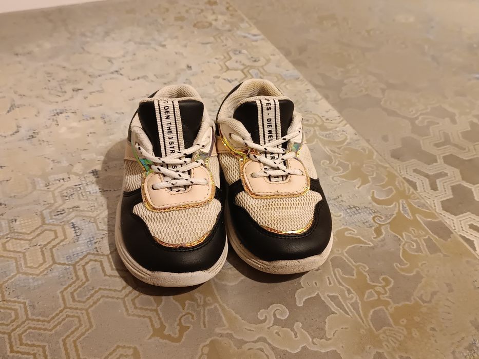 Buty dla dziewczynki rozmiar 22