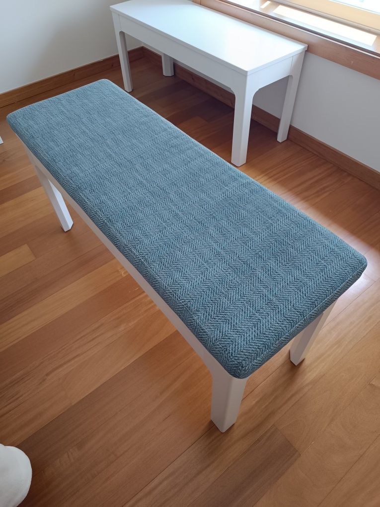2 Bancos EKEDALEN IKEA com almofada