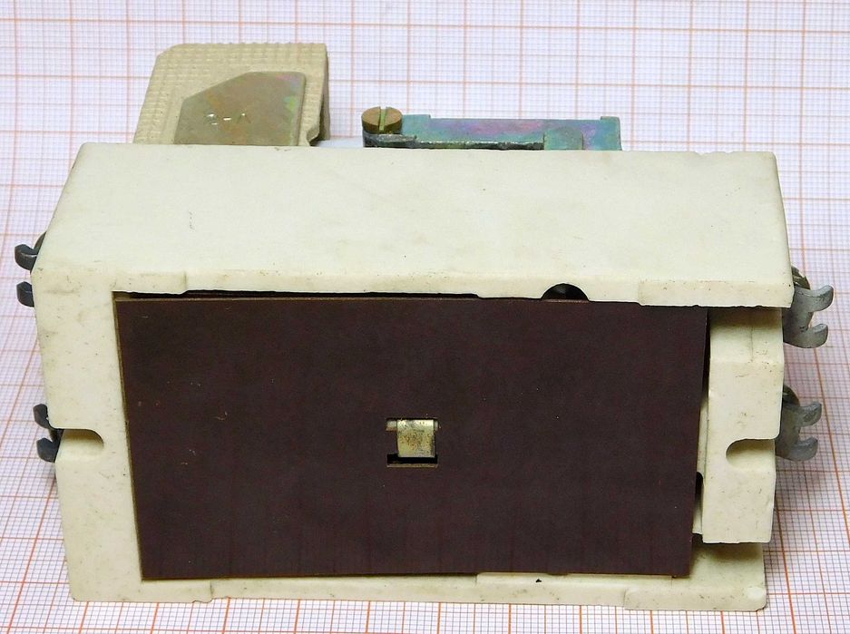 Wyłącznik 3A 220V 50Hz N 102L FAEL wyzwalacz termiczny 2A [LL]