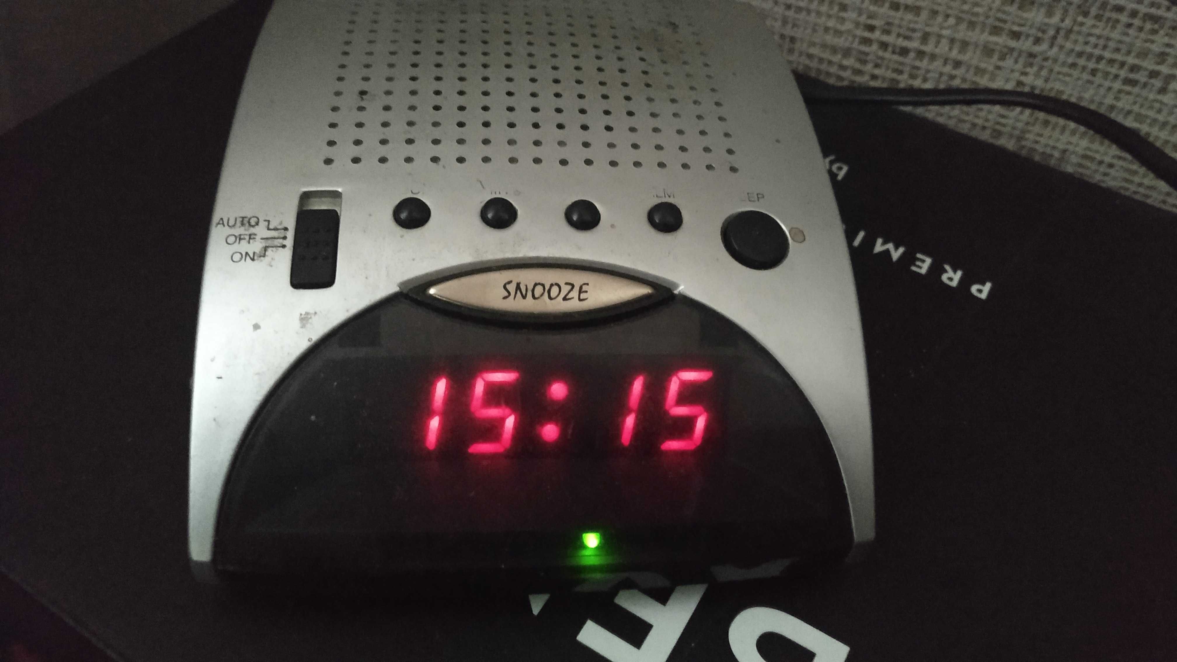 Радио разные FM на батарейках и от сети