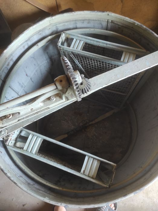 Медогонка оцинкованна.