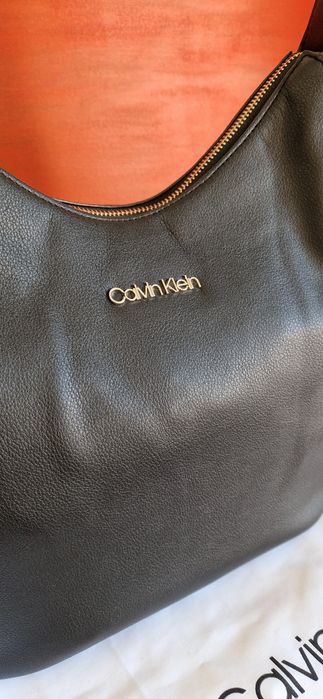 Mala Hobo Calvin Klein