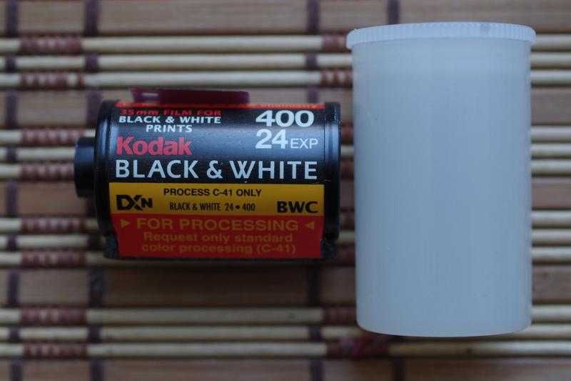 Kodak Black & White Plus 400 24 кадрів  процес С 41  DxN BWC 24х36