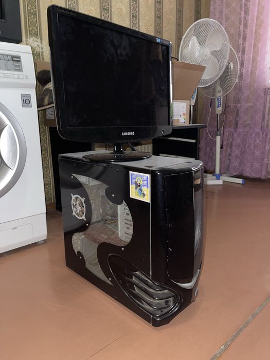 Слабенький компьютер с монитором