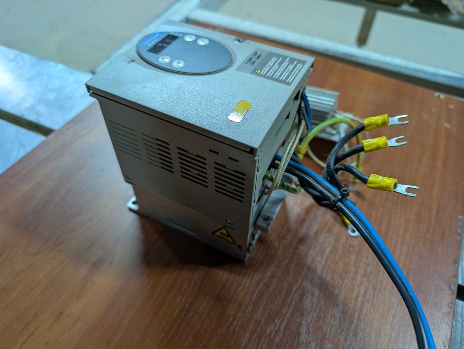 трехфазный преобразователь мощностью 1.5 кВтдля питания от одной ф.220