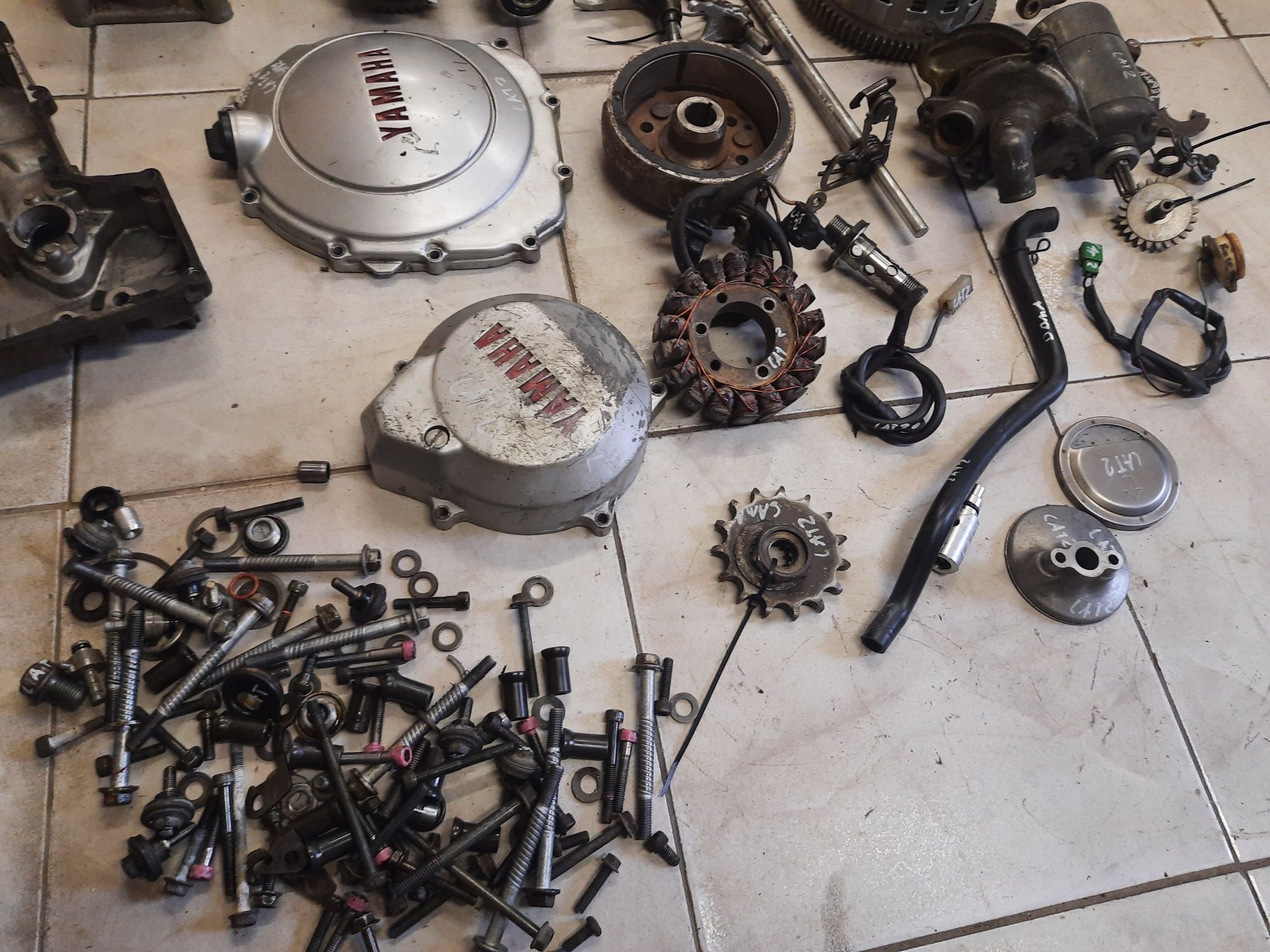 Yamaha YZF 600 Thundercat silnik części głowica wał cylinder wałek kap