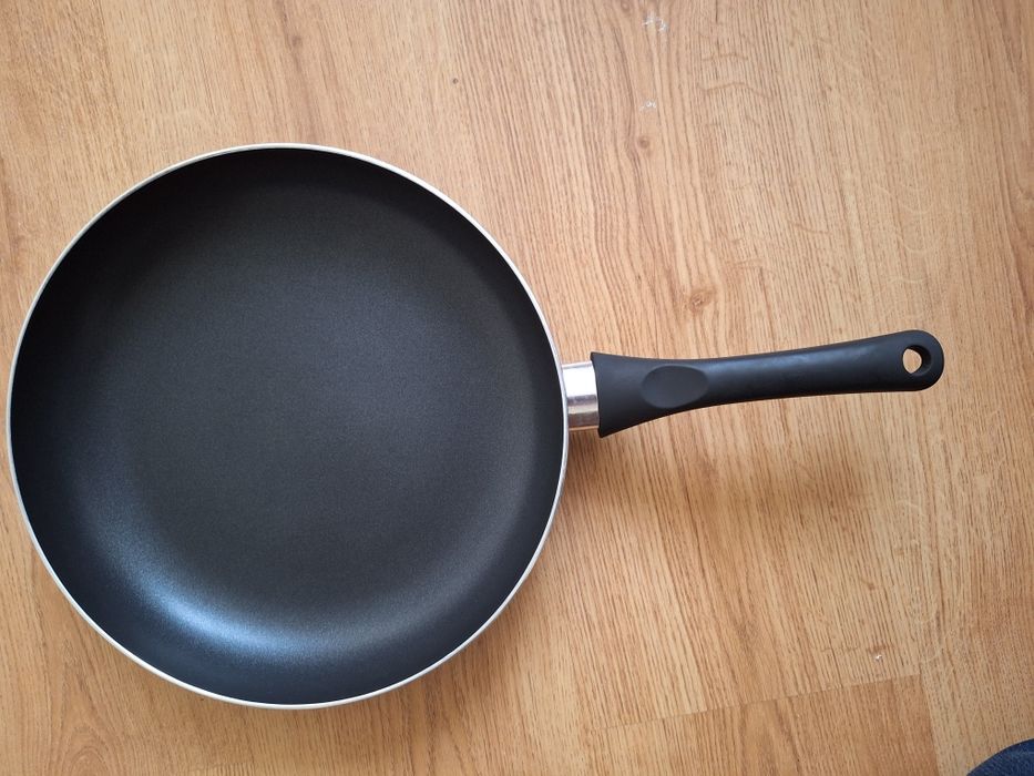 Patelnia primacucina  nowa nie używana