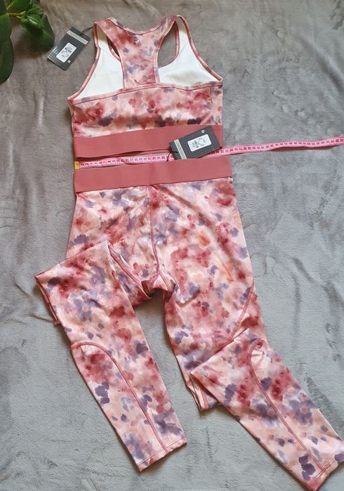 Спортивный костюм с топом