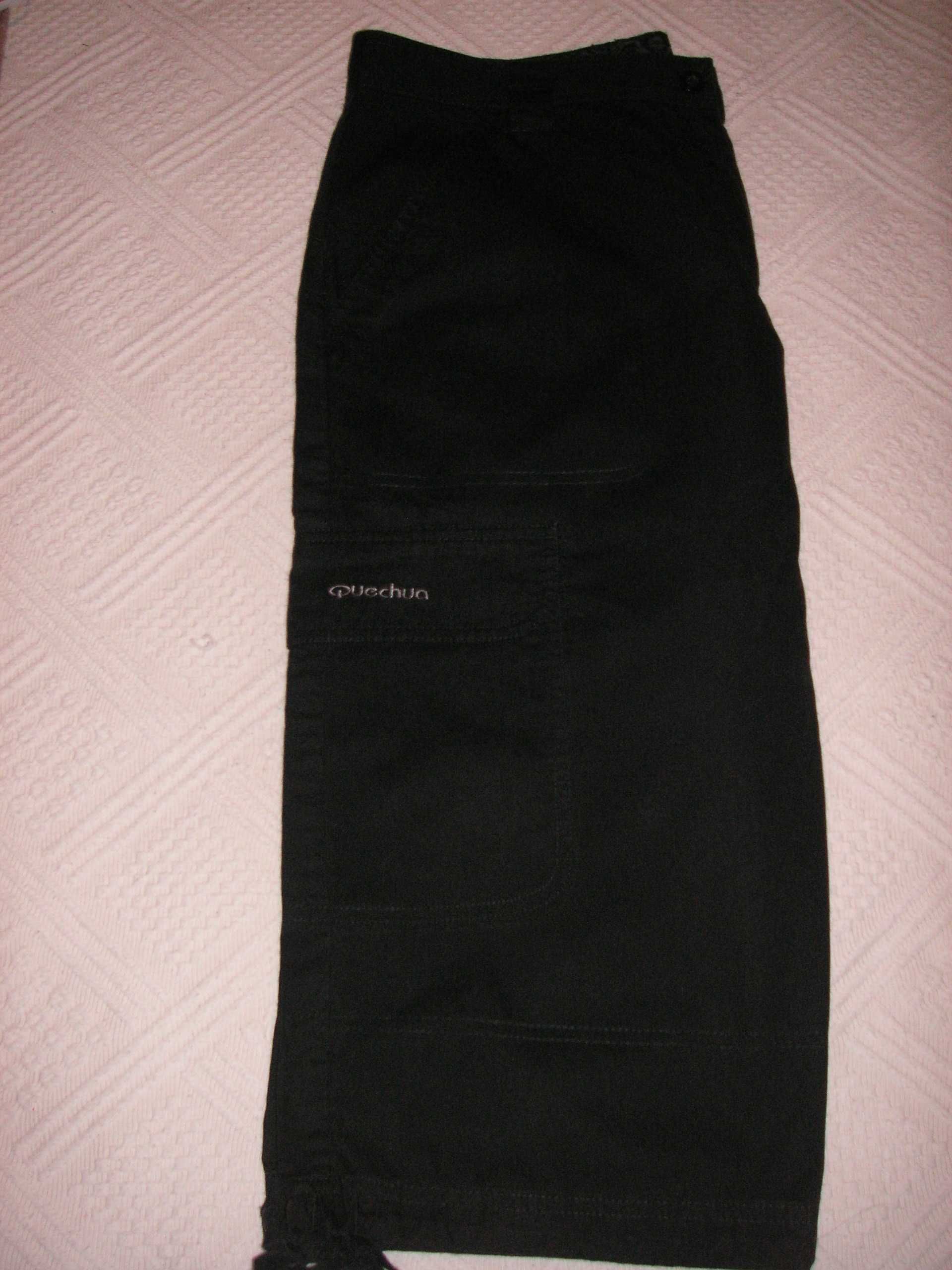 Calções Quechua Preto e Blusa / Túnica Isis Branco e Fio Prateado