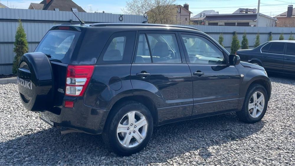 Suzuki Grand Vitara 2.0 gaz4