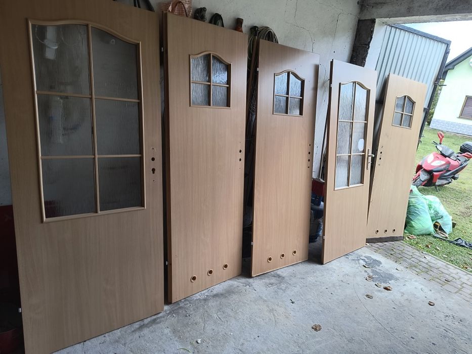 Sprzedam 5 sztuk drzwi