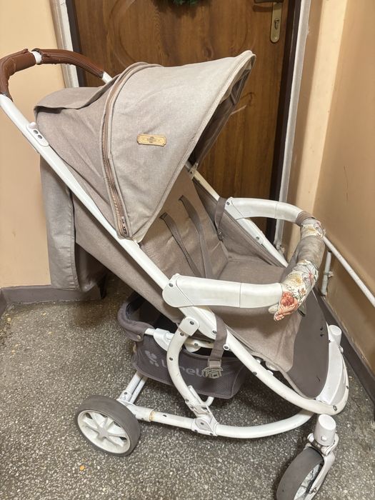 Wòzek spacerowy skladany